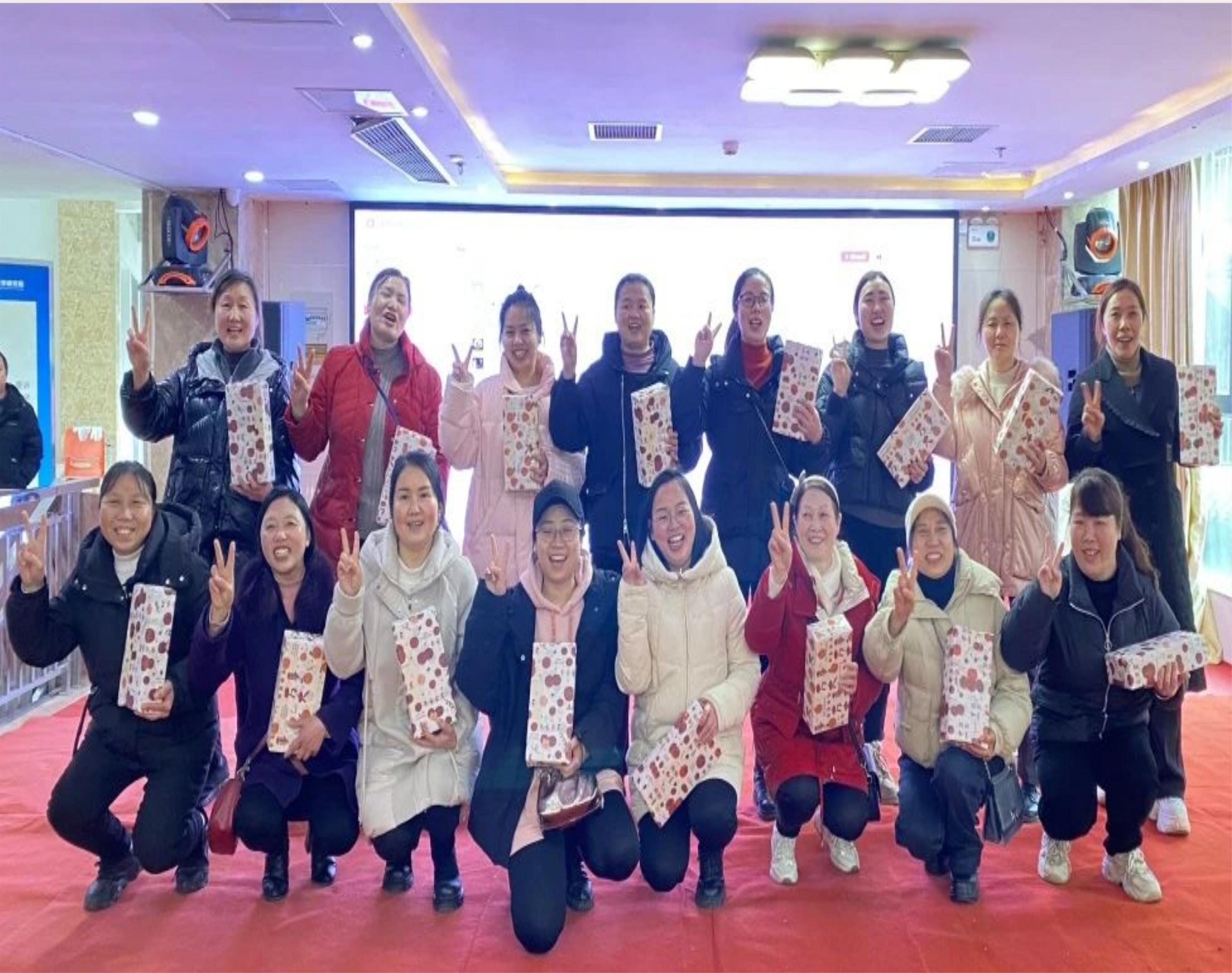 百年集團(tuán)共慶“三八”女神節(jié)，演繹女性風(fēng)采與和諧旋律